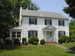 Colonial in Lochhaven, Norfolk