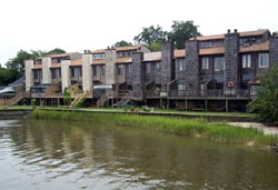 Townhouse on Eye Glass Point, Norfolk